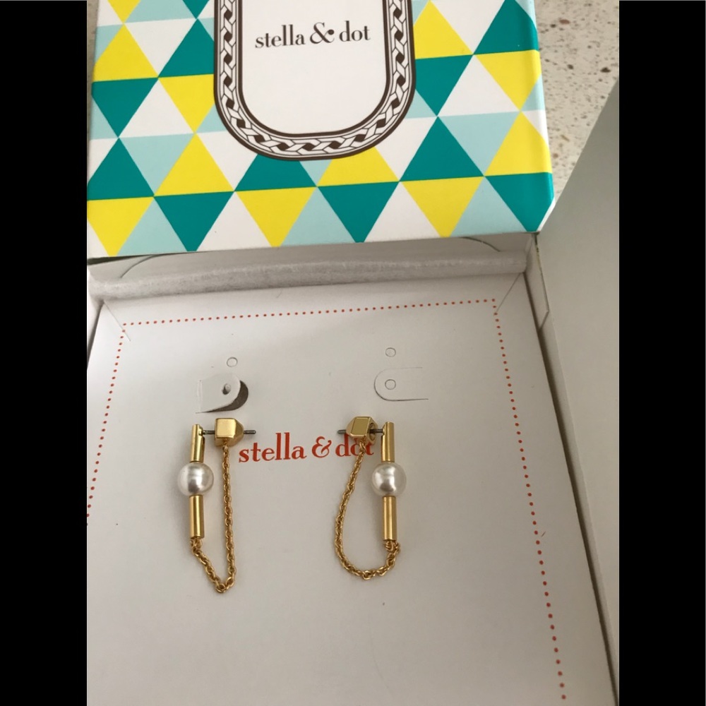 Stella & Dot Sophie Earrings - Gold with Pearl